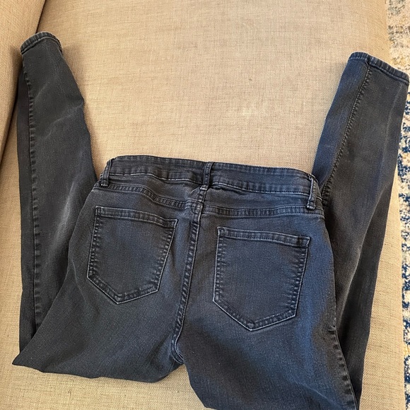 Old Navy skinny jeans, black denim, size 4 - Picture 2 of 3